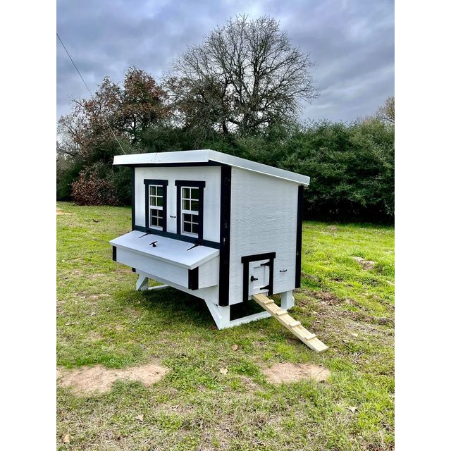 Large Chicken Coop - Up to 15 Chickens